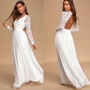 Lace sleeved chiffon dress